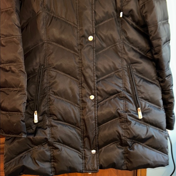 Kenneth Cole New York Size Large Women’s Black Quilted Jacket with Faux Fur Trim - Picture 5 of 8
